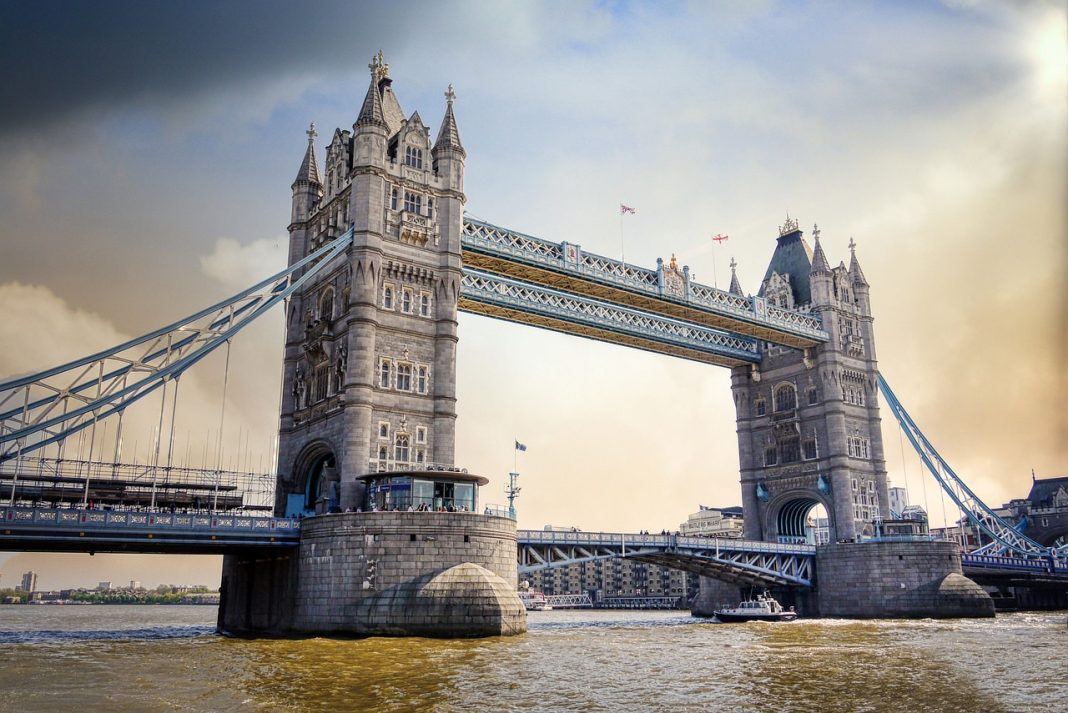 tower-bridge-5727975_1280